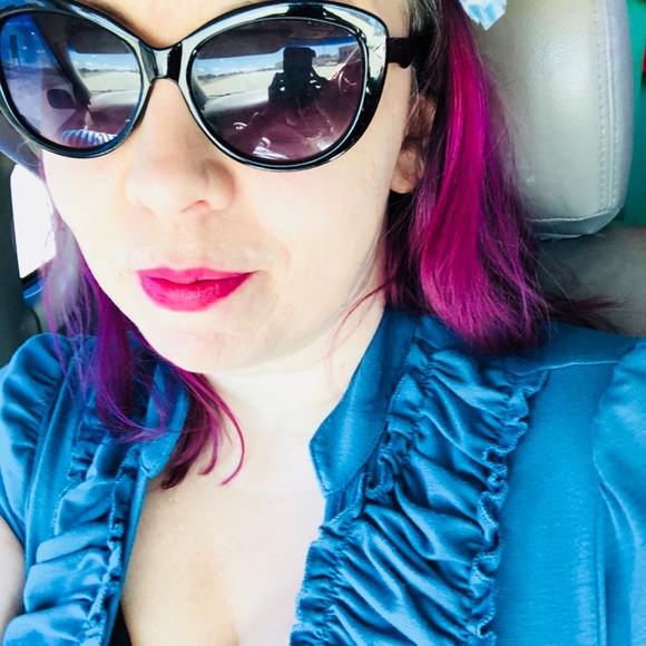 Meet your Posher, Valerie - Picture 2 of 10